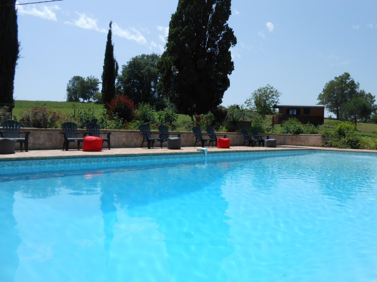 Gite atypique avec piscine en Lot et Garonne avec Les Roulottes du Sud Ouest